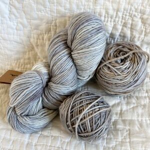 Manos del Uruguay Maxima Yarn Foil Merino Wool Gray Taupe Blue Blend